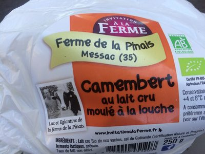 Camembert au lait cru moulé à la louche